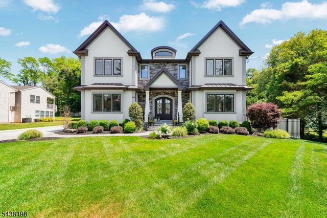 16 Schneider Ln, Montville Twp., NJ 07045