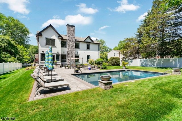 16 Schneider Ln, Montville Twp., NJ 07045