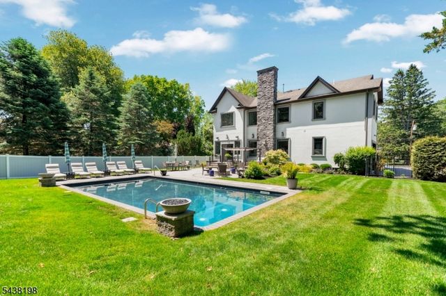16 Schneider Ln, Montville Twp., NJ 07045