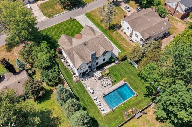 16 Schneider Ln, Montville Twp., NJ 07045