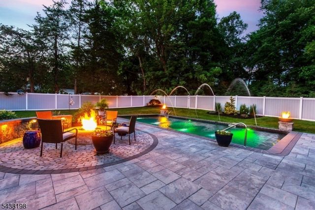 16 Schneider Ln, Montville Twp., NJ 07045