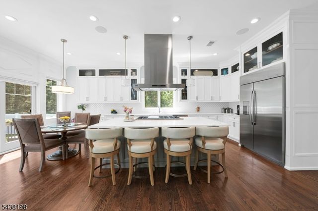 16 Schneider Ln, Montville Twp., NJ 07045