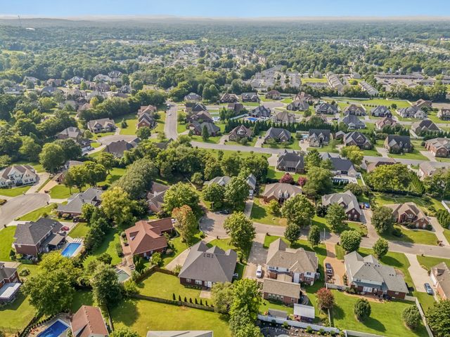 2323 Calderwood Ct, Murfreesboro, TN 37130