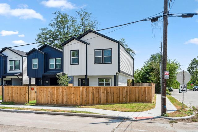 5700 Elysian Street, Houston, TX 77009