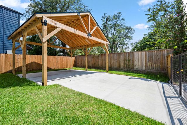 5700 Elysian Street, Houston, TX 77009