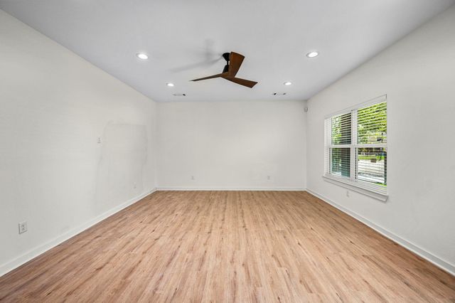 5700 Elysian Street, Houston, TX 77009