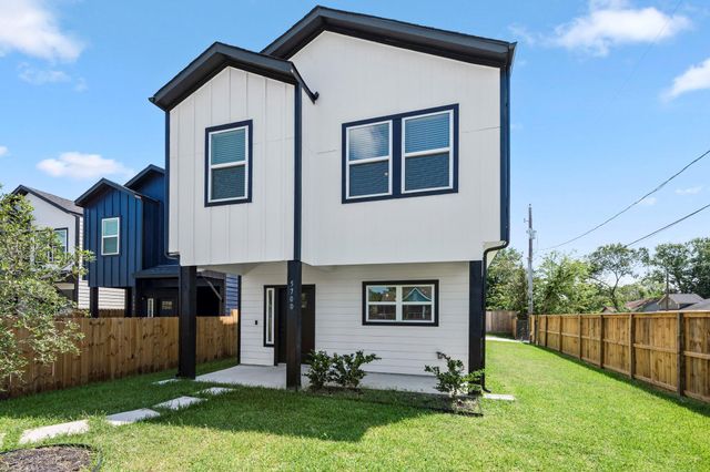 5700 Elysian Street, Houston, TX 77009