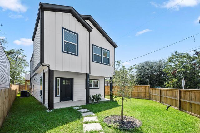 5700 Elysian Street, Houston, TX 77009