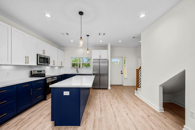 5700 Elysian Street, Houston, TX 77009