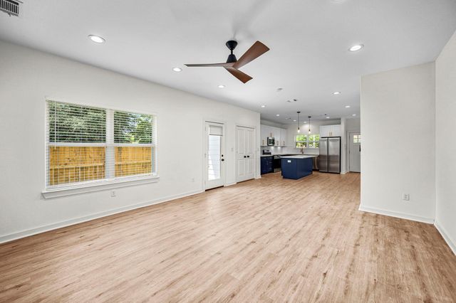 5700 Elysian Street, Houston, TX 77009