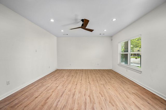 5700 Elysian Street, Houston, TX 77009
