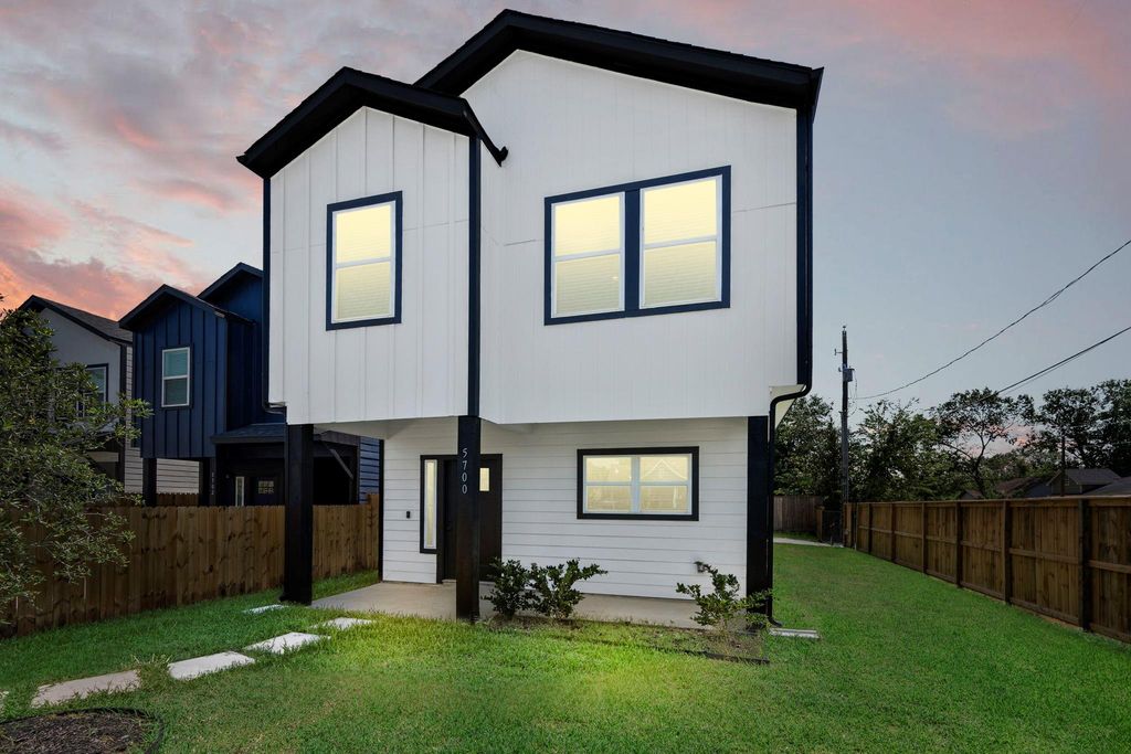 5700 Elysian Street, Houston, TX 77009