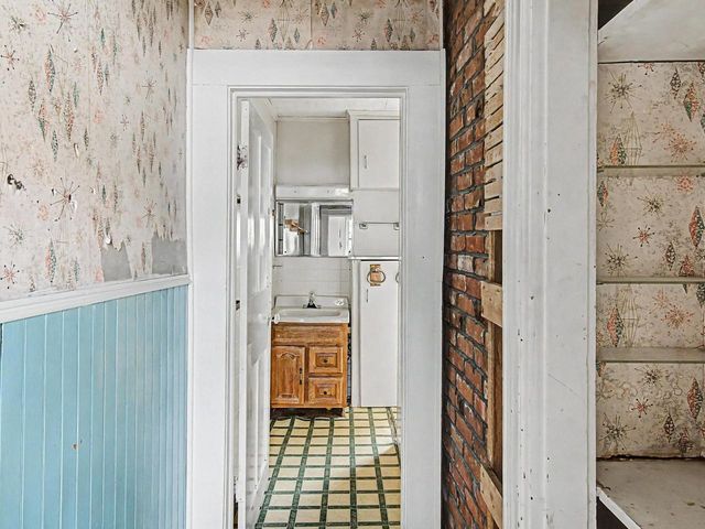 28 West Street, Bristol, VT 05443
