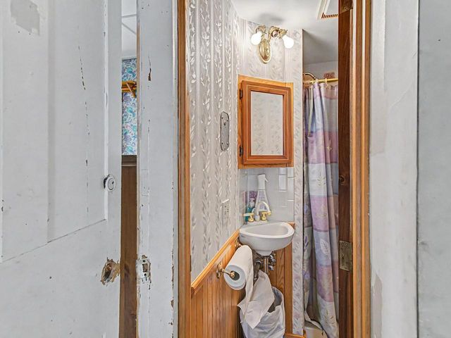 28 West Street, Bristol, VT 05443