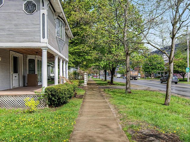 28 West Street, Bristol, VT 05443