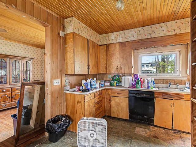 28 West Street, Bristol, VT 05443