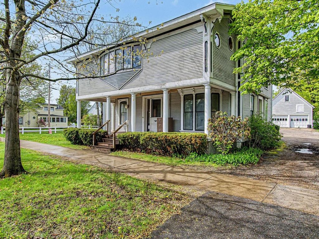28 West Street, Bristol, VT 05443