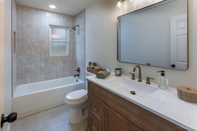 6207 Branch Hill Miamiville Road, Miami Twp, OH 45140