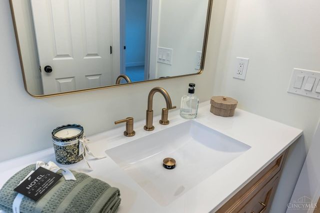 6207 Branch Hill Miamiville Road, Miami Twp, OH 45140