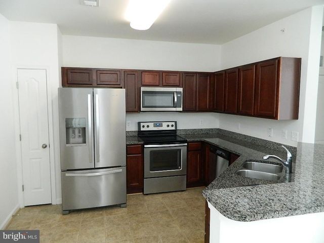 23540 F D R Blvd Apt 405, California, MD 20619