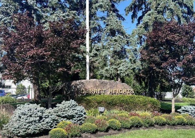 43 Amethyst Ln, Paterson City, NJ 07501