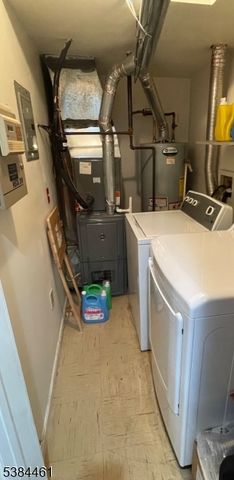 43 Amethyst Ln, Paterson City, NJ 07501