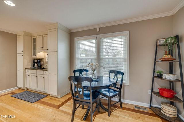 512 Hideaway Farm Road, Piney Flats, TN 37686