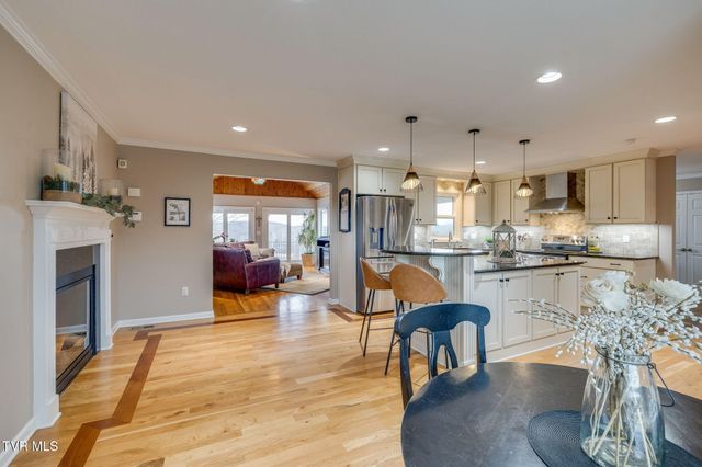 512 Hideaway Farm Road, Piney Flats, TN 37686