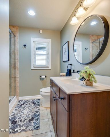 512 Hideaway Farm Road, Piney Flats, TN 37686