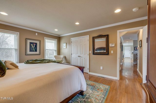 512 Hideaway Farm Road, Piney Flats, TN 37686