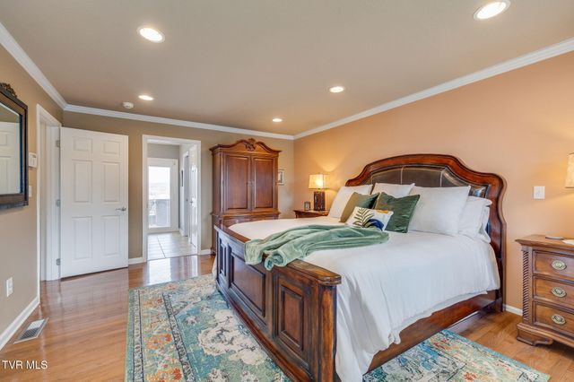 512 Hideaway Farm Road, Piney Flats, TN 37686