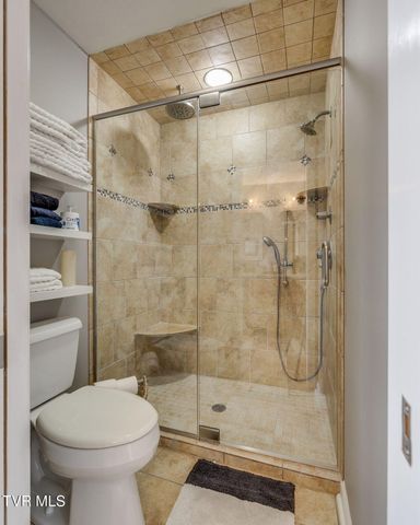 512 Hideaway Farm Road, Piney Flats, TN 37686