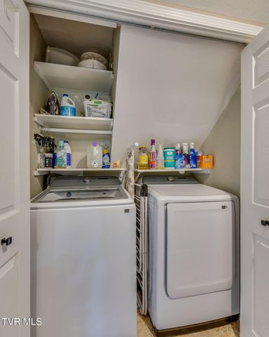 512 Hideaway Farm Road, Piney Flats, TN 37686