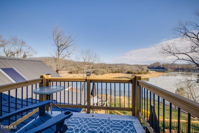 512 Hideaway Farm Road, Piney Flats, TN 37686