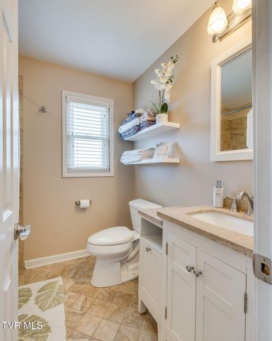 512 Hideaway Farm Road, Piney Flats, TN 37686