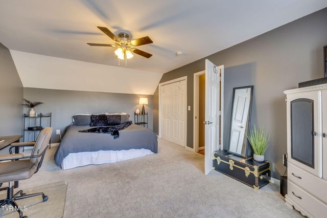 512 Hideaway Farm Road, Piney Flats, TN 37686