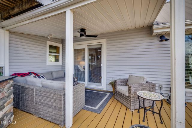 512 Hideaway Farm Road, Piney Flats, TN 37686