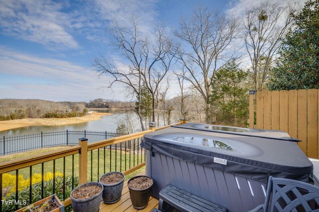 512 Hideaway Farm Road, Piney Flats, TN 37686