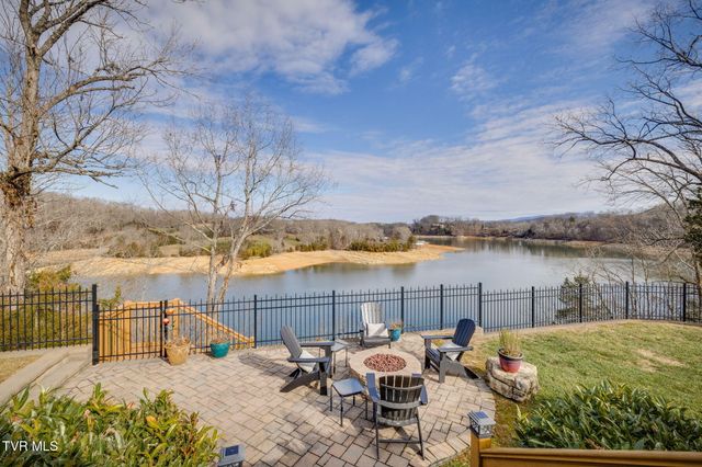 512 Hideaway Farm Road, Piney Flats, TN 37686