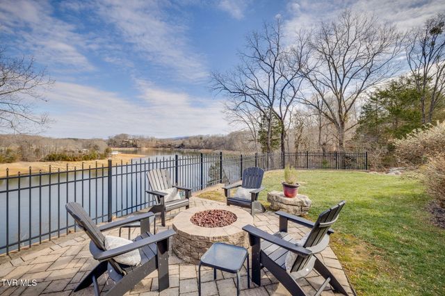 512 Hideaway Farm Road, Piney Flats, TN 37686