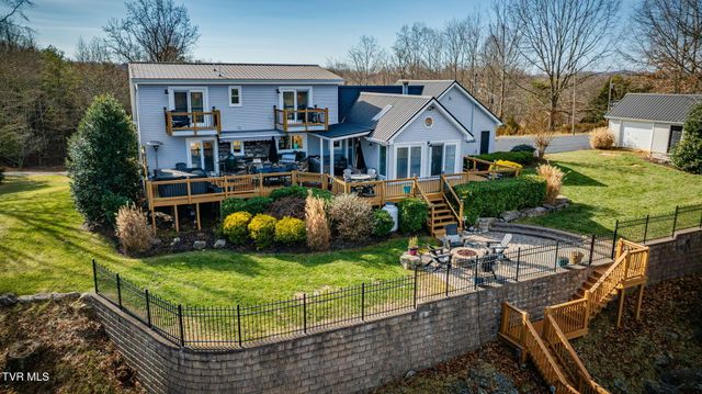 512 Hideaway Farm Road, Piney Flats, TN 37686