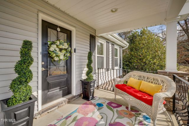 512 Hideaway Farm Road, Piney Flats, TN 37686