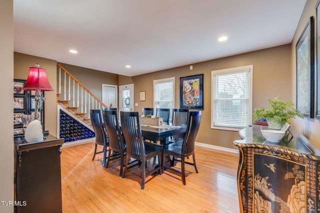 512 Hideaway Farm Road, Piney Flats, TN 37686