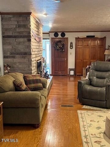 363 Sugar Run Road, Jonesville, VA 24263