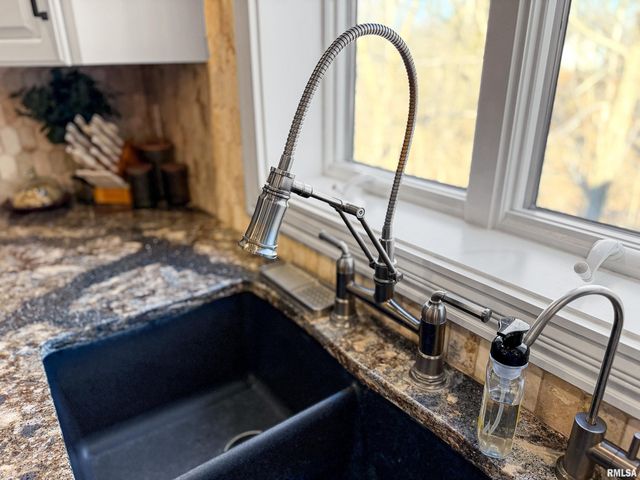 11308 N HICKORY WOODS Court, Dunlap, IL 61525