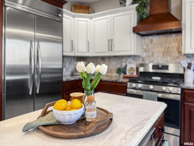 11308 N HICKORY WOODS Court, Dunlap, IL 61525