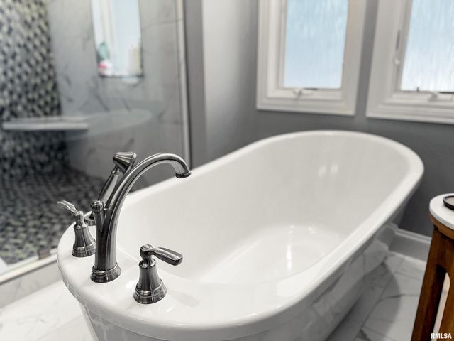 11308 N HICKORY WOODS Court, Dunlap, IL 61525