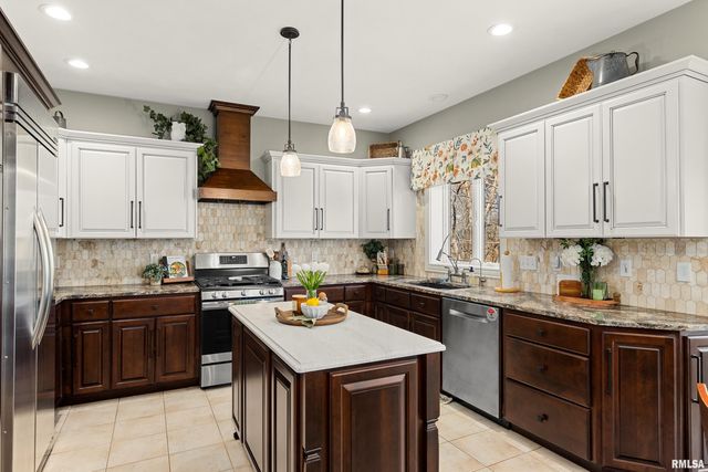 11308 N HICKORY WOODS Court, Dunlap, IL 61525