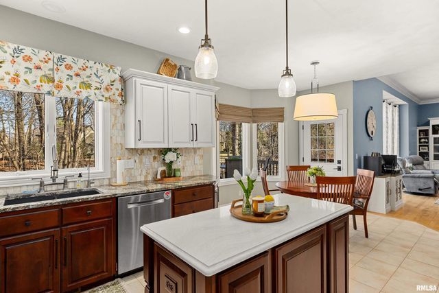 11308 N HICKORY WOODS Court, Dunlap, IL 61525