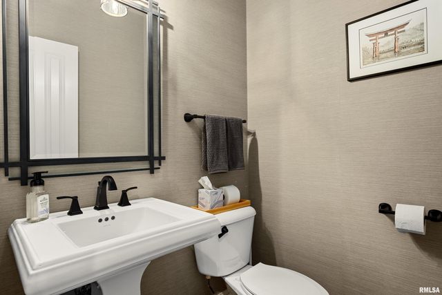 11308 N HICKORY WOODS Court, Dunlap, IL 61525